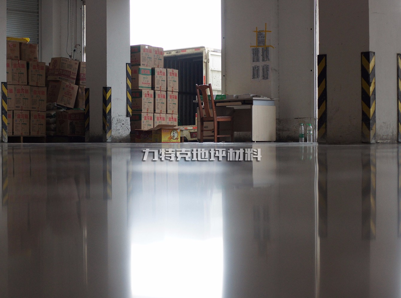 廠房倉(cāng)庫(kù)地坪起砂處理-力特克 廠房倉(cāng)庫(kù)地坪起砂處理-力特克