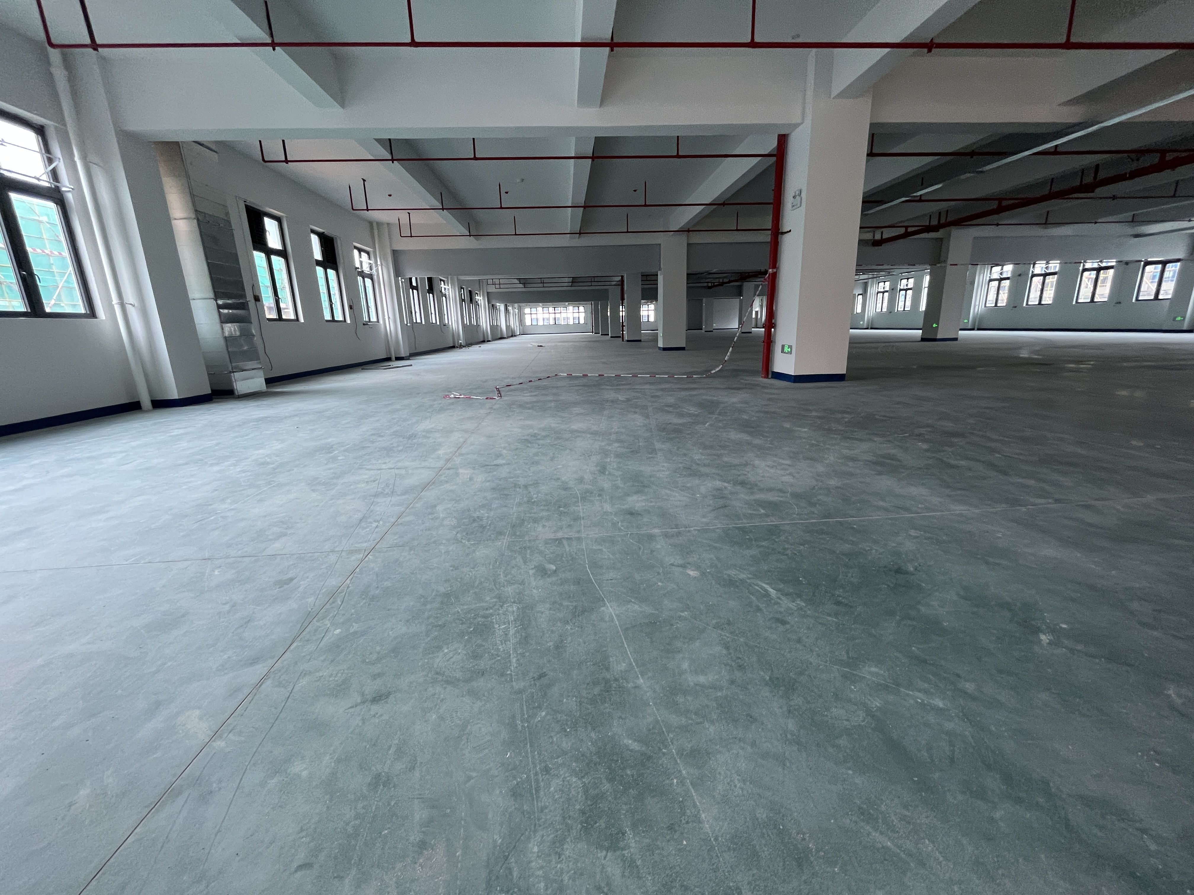 水泥地面起塵不是臟！根源在這，99%的人搞錯了