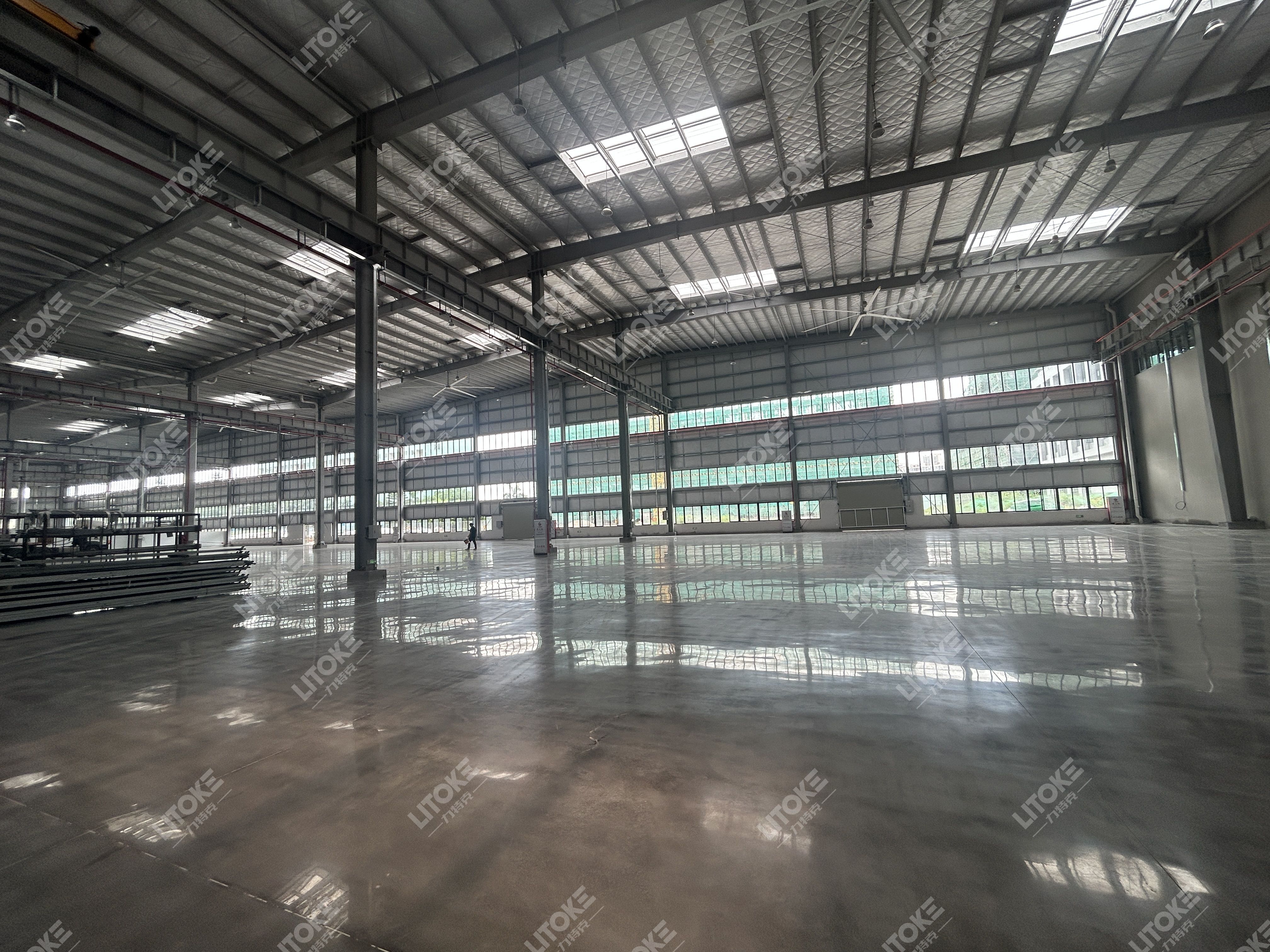 車間倉(cāng)庫(kù)地坪翻新，用混凝土密封固化劑真的省錢嗎？算筆賬給你看！